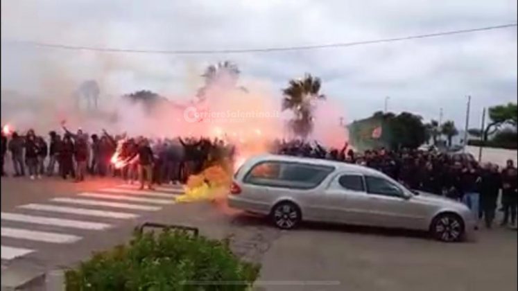 "Ciao Alex, non ti dimenticheremo" in centinaia per l'ultimo saluto al 30enne di Racale - Corriere Salentino