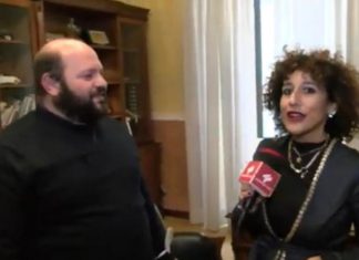 “Giù la maschera”, il programma condotto da Maria Teresa Carrozzo su Antenna Sud che “svela” i protagonisti della politica