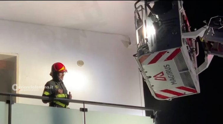 Fumo e fiamme dalla caldaia: paura in una palazzina del centro - Corriere Salentino