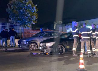 Schianto sul viale, auto travolge monopattino: gravi due 13enni, una è in coma