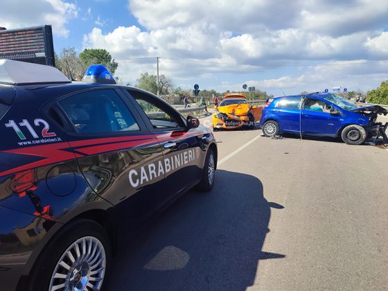 Tragico schianto tra due auto nel basso Salento: lui muore sul colpo, lei in ospedale - Corriere Salentino