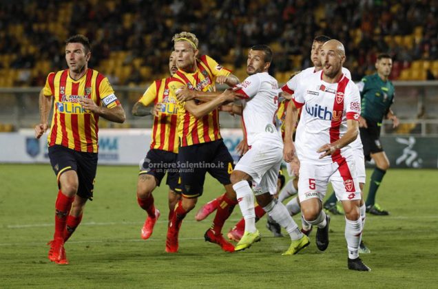 Un super Lecce stende anche il Monza e centra il poker di vittorie di fila: 3 a 0 - Corriere Salentino