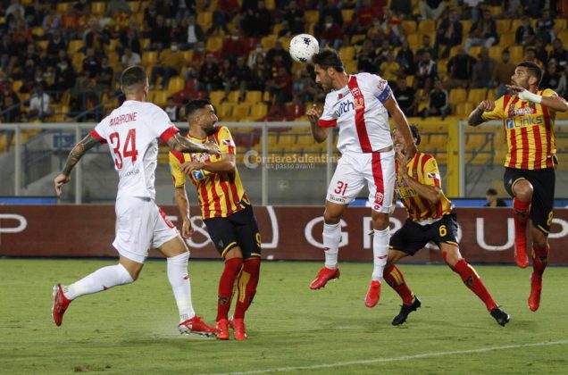 Un super Lecce stende anche il Monza e centra il poker di vittorie di fila: 3 a 0 - Corriere Salentino