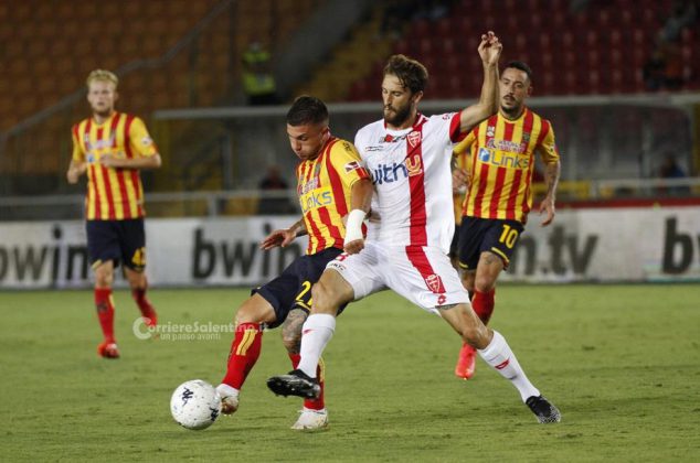 Un super Lecce stende anche il Monza e centra il poker di vittorie di fila: 3 a 0 - Corriere Salentino