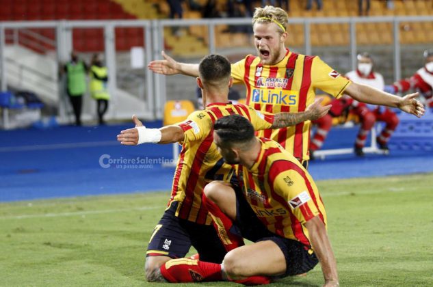 Un super Lecce stende anche il Monza e centra il poker di vittorie di fila: 3 a 0 - Corriere Salentino