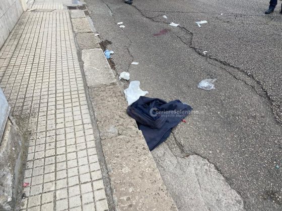 Travolto da un furgoncino davanti al comando, vigile urbano al Fazzi con "codice rosso": è grave - Corriere Salentino