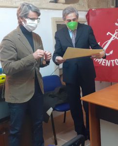 Medaglia di Benemerenza di 3° Classe in Bronzo della Società Nazionale di Salvamento conferita ai Docenti Carlo Morelli e Giorgio Turrisi - Corriere Salentino