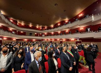 Galatina, riapre lo storico teatro “Cavallino Bianco”. Emiliano: “Simbolo di un’idea di comunità che chiamiamo Puglia”