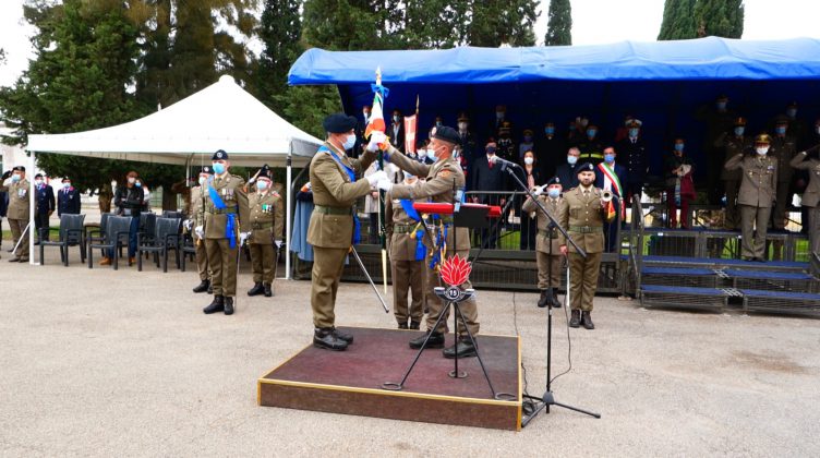 Nuova guida per il reggimento "Cavalleggeri di Lodi": il Colonnello Urso subentra a Serafini - Corriere Salentino
