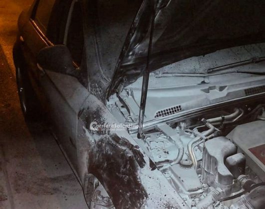 Fiamme fuori dalla scuola superiore: a fuoco l'auto di un corsista 19enne. Si indaga - Corriere Salentino