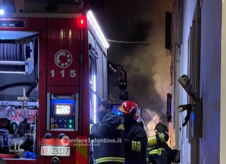 Paura a Casarano: divampa incendio in un’abitazione. Danni ma nessun ferito
