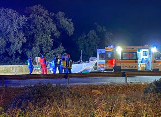 Padre morto davanti a moglie e figli in un incidente stradale: indagato conducente di una delle auto coinvolte