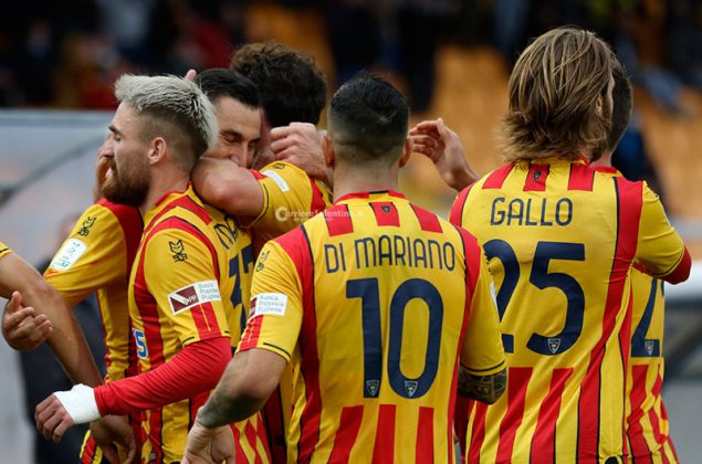 Il Lecce si esalta nonostante il virus e torna a vincere dopo tre pari: 3 a 1 al Cosenza - Corriere Salentino