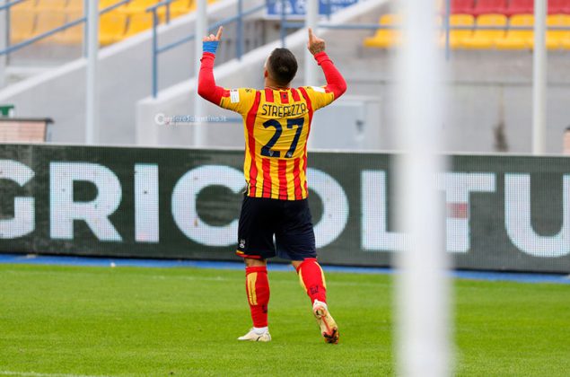 Il Lecce si esalta nonostante il virus e torna a vincere dopo tre pari: 3 a 1 al Cosenza - Corriere Salentino