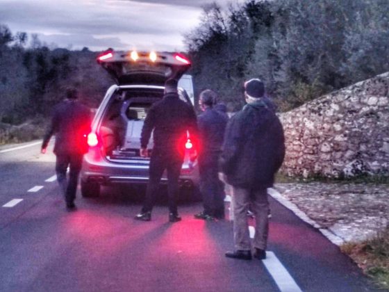 Auto fuori controllo, violento impatto contro un muro di cinta: muore una donna, grave il marito - Corriere Salentino