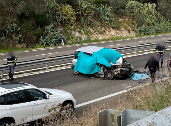 Ancora un dramma sulle strade: schianto mortale sulla statale 101, 66enne muore incastrato tra le lamiere - Corriere Salentino