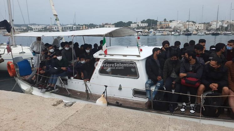 Altri tre sbarchi in giornata: oltre 90 migranti approdano in Salento - Corriere Salentino