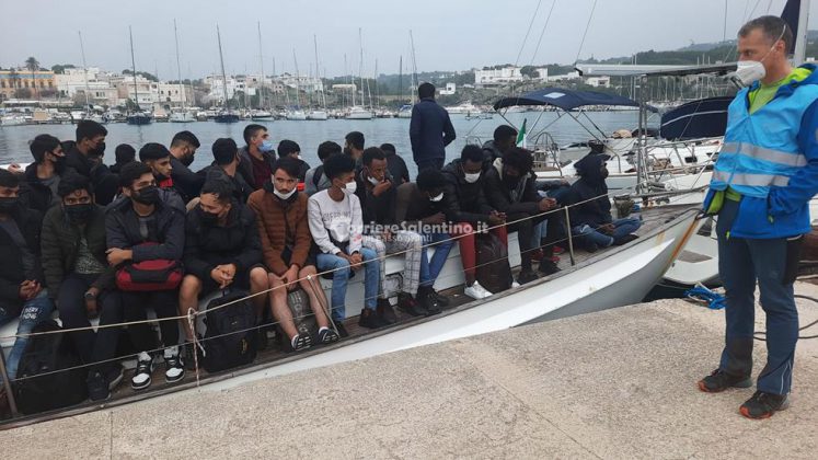 Altri tre sbarchi in giornata: oltre 90 migranti approdano in Salento - Corriere Salentino