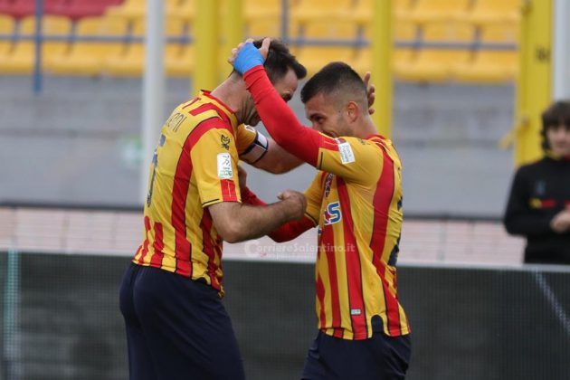 Il Lecce si esalta nonostante il virus e torna a vincere dopo tre pari: 3 a 1 al Cosenza - Corriere Salentino