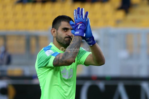 Il Lecce si esalta nonostante il virus e torna a vincere dopo tre pari: 3 a 1 al Cosenza - Corriere Salentino