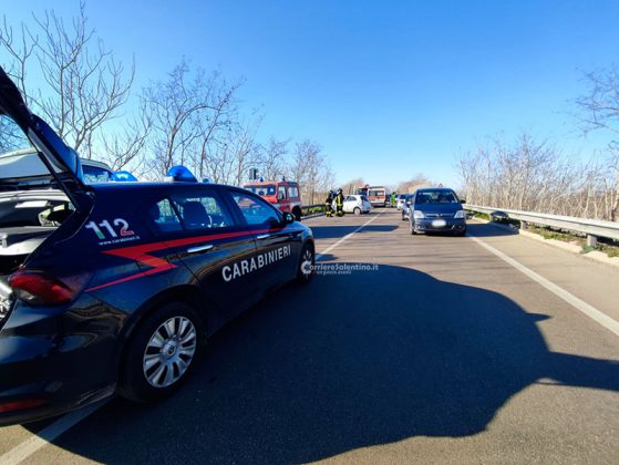 Tre auto si schiantano sulla statale 274, una termina sul guardrail: quattro feriti in ospedale - Corriere Salentino