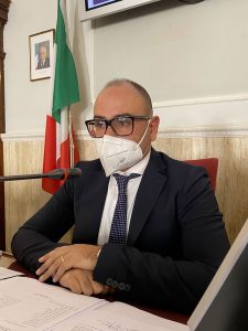 Debutta il nuovo Consiglio di Nardò, Antonio Tondo è il presidente - Corriere Salentino