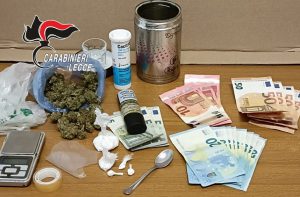 Spaccio e detenzione abusiva di armi da guerra: scattano altri tre arresti in poche ore - Corriere Salentino