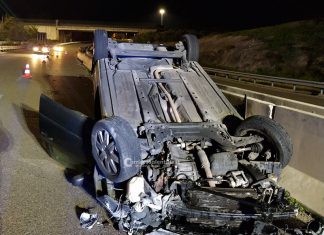Incidente in tangenziale: l’auto si capovolge dopo l’impatto. Conducente al “Fazzi” in codice rosso