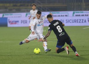 Le pagelle dei giallorossi: Barreca non pervenuto, Gargiulo sciupa un cioccolatino di Gallo che entra troppo tardi - Corriere Salentino