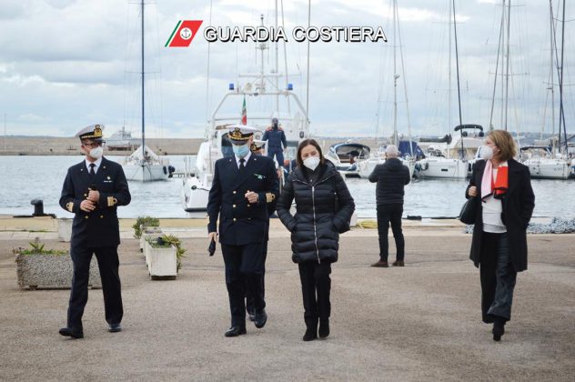 Il Prefetto Maria Rosa Trio in visita alla Capitaneria di Porto di Gallipoli - Corriere Salentino