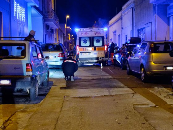 Misteriosa intimidazione: apre la porta di casa e un uomo incappucciato gli spara alla gamba - Corriere Salentino