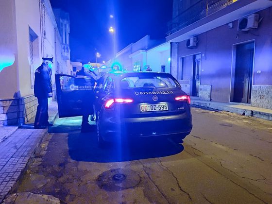 Misteriosa intimidazione: apre la porta di casa e un uomo incappucciato gli spara alla gamba - Corriere Salentino