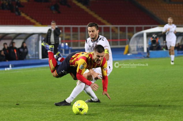 Gargiulo e Majer regalano al Lecce una notte da primi della classe: scacco alla Reggina, 2 a 0 - Corriere Salentino
