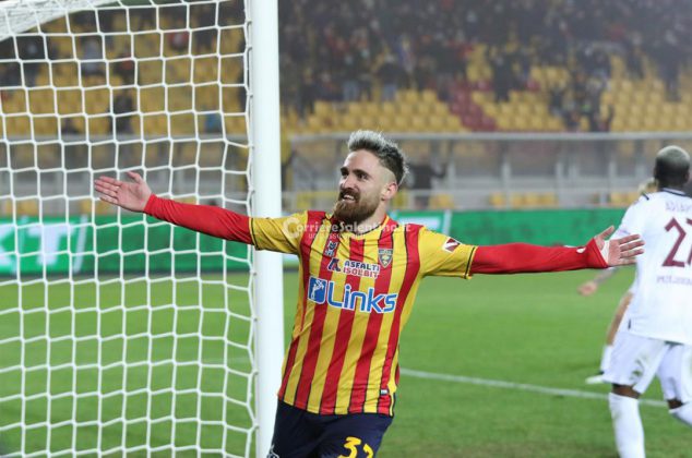 Gargiulo e Majer regalano al Lecce una notte da primi della classe: scacco alla Reggina, 2 a 0 - Corriere Salentino
