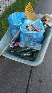 Residenti di via San Pietro in Lama stremati: continua l’abbandono dei rifiuti e non bastano le iniziative di volontariato dei privati per la raccolta - Corriere Salentino