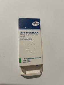 Nuovo focolaio ad Alezio: 20 positivi in una RSA, 170 in paese. Intanto in Italia è corsa alle automedicazioni. Aumentano le spese in farmacia - Corriere Salentino