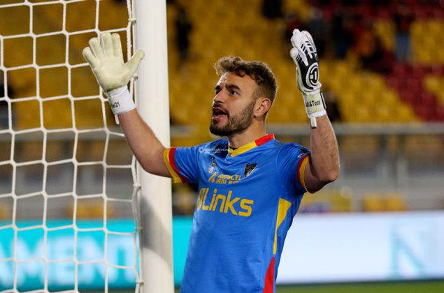 Un autogol regala al Lecce 3 punti d’oro - Corriere Salentino
