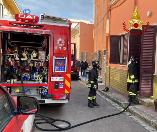 I vestiti prendono fuoco mentre cucina, anziana muore carbonizzata: tragedia nel nord Salento - Corriere Salentino
