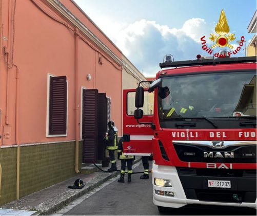 I vestiti prendono fuoco mentre cucina, anziana muore carbonizzata: tragedia nel nord Salento - Corriere Salentino