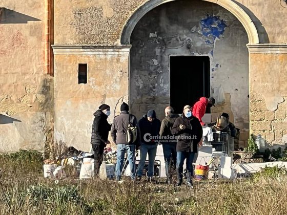 Terzo sgombero in pochi mesi: allontanata coppia di artisti di strada da una masseria della Diocesi - Corriere Salentino