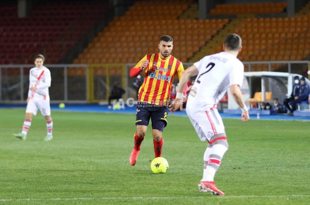 Un autogol regala al Lecce 3 punti d’oro - Corriere Salentino