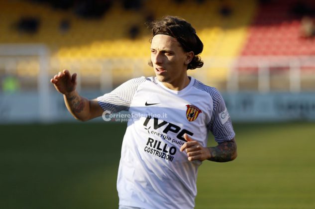 Le "streghe" frenano la fuga dei giallorossi. Lecce-Benevento, 1-1 - Corriere Salentino