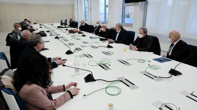 Firmati i contratti dei nuovi Direttori Generali della sanità pugliese, Emiliano: "Si ricomincia con più determinazione e forza - Corriere Salentino