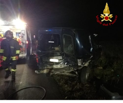 Incendi, alberi sradicati dal vento e incidenti stradali: numerosi gli interventi dei vigili del fuoco - Corriere Salentino