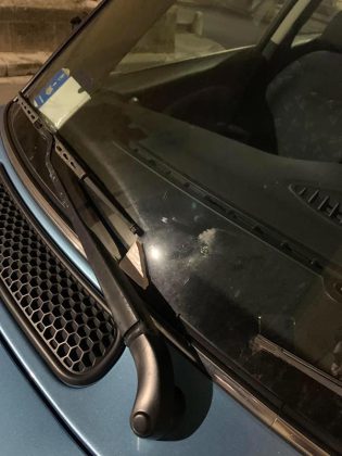 Pietre e cocci lanciati a caso contro case, auto e passanti: “Bloccate i baby teppisti” - Corriere Salentino