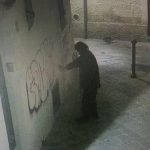 Raid vandalici su palazzi e monumenti della città, nei guai 4 minori: alcuni agivano con la connivenza dei genitori - Corriere Salentino