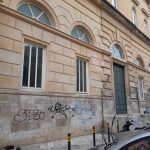 Raid vandalici su palazzi e monumenti della città, nei guai 4 minori: alcuni agivano con la connivenza dei genitori - Corriere Salentino
