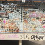 Raid vandalici su palazzi e monumenti della città, nei guai 4 minori: alcuni agivano con la connivenza dei genitori - Corriere Salentino