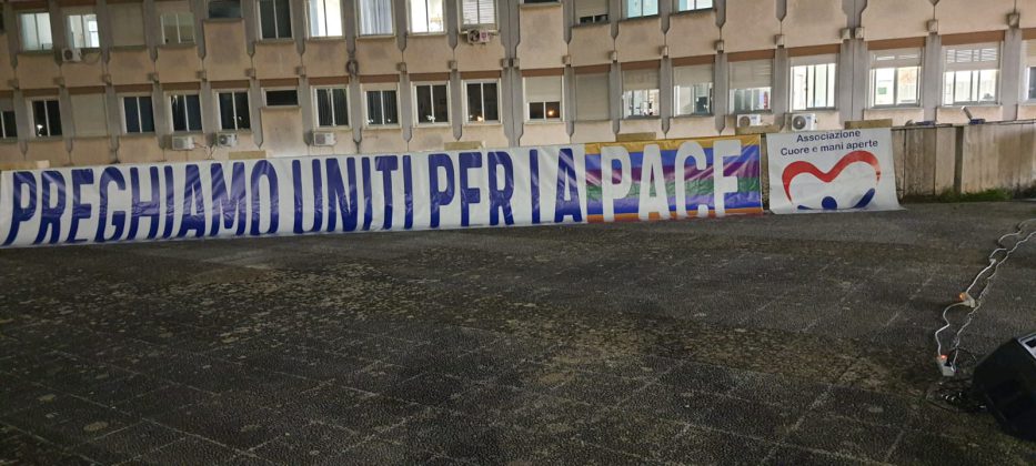 Momento di preghiera al Fazzi per guerra in Ucraina - Corriere Salentino