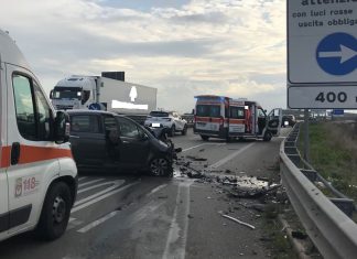 Schianto in tangenziale, due feriti: per uno di loro corsa in ospedale con “codice rosso”